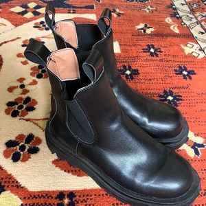Chelsea Boots